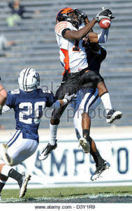 Thread the needle in football